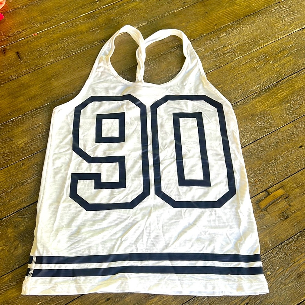 Lorna Jane top